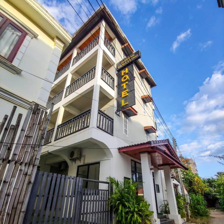 Jasmine Vangvieng Hotel Vang Vieng Dış mekan fotoğraf